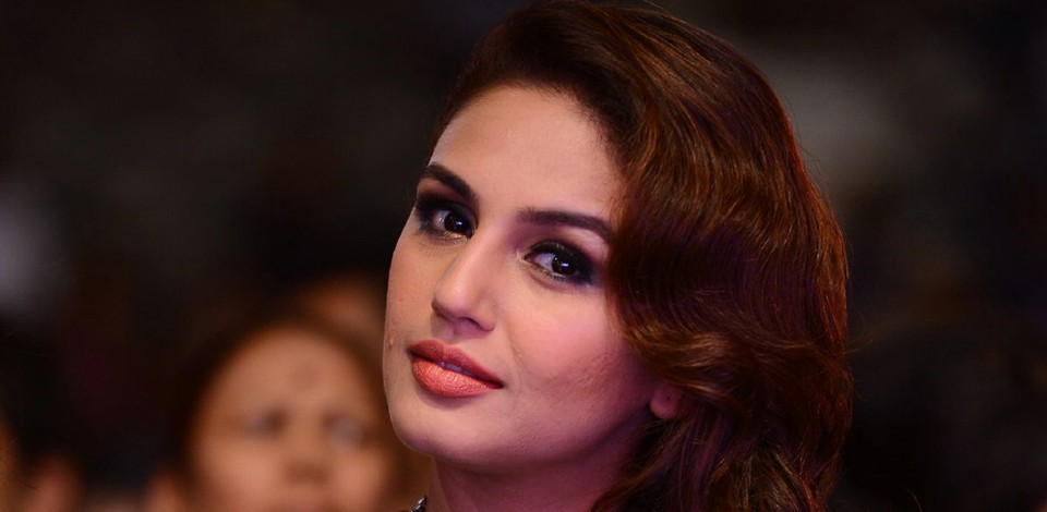 Huma-Qureshi-at-SIIMA-Awards-2014-(4)5362