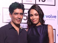 Manish-Malhotra-with-Rosario-Dawson-at-Lakme-Fashion-Week-Summer-Resort-2015