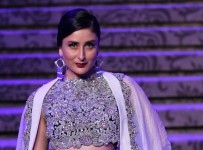 lakme-face-kareena-kapoor-at-the-lakme-grand-finale