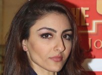 Soha-Ali-Khan-at-Johnnie-Walkers-Digital-Mentorship-Program-15-800x1200