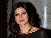 Sushmita-Sen-The-english-manner