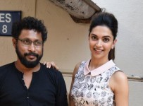 Deepika Padukone & Shoojit Sircar at 'Piku' media meet (7)