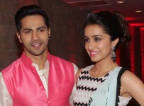 Varun-Dhawan-and-Shraddha-Kapoor-Promote-ABCD-2-At-Indian-Idol-Junior-2-1