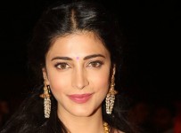 Shruti-Haasan-Stills-At-Uttama-Villain-Movie-Audio-Launch-7