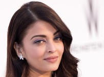 Aishwarya-Rai-Bachchan-in-lilac-Elie-Saab-gown-at-Cannes-amfAR-Gala-2015-Aishwariya-Rai-Latest-Wallpapers