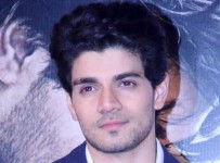 Sooraj-Pancholi-2