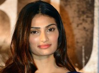 en-news-19195510-Athiya-Shetty