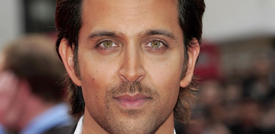 Hrithik Roshan pledges to donate his eyes | AVS TV Network - bollywood