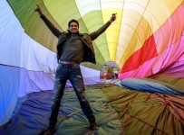 Sidharth Malhotra goes up in the air in a hot air balloon in Queenstown (2)