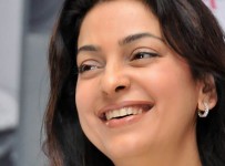 wallpaper_Bollywood-Actresses_Juhi-Chawl_1367005871