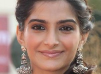 Sonam Kapoor-Hot-Gallery