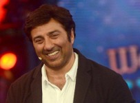 Sunny_Deol_promotes_his_film_Singh_Sahab_The_Great_on_the_sets_of_Big_Boss-128926_jpg-e21008cbc55d6f891cff9f8a7e0b489c