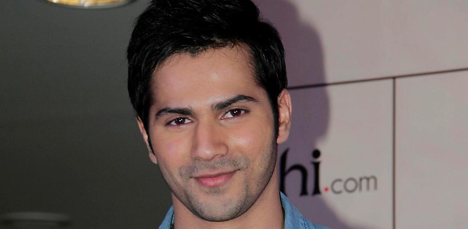 oyof60ej5v6j47yh.D.0.Varun-Dhawan-at-film-STUDENT-OF-THE-YEAR-tie-up-with-YEHBHI-DOT-COM-event-in-Mumbai--1-