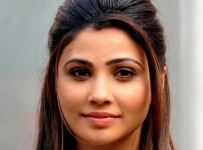 Daisy-Shah-Hairstyles-8