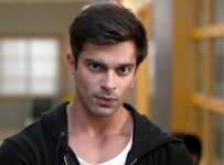 Karan-Singh-Grover-in-Alone-Movie-Wallpaper