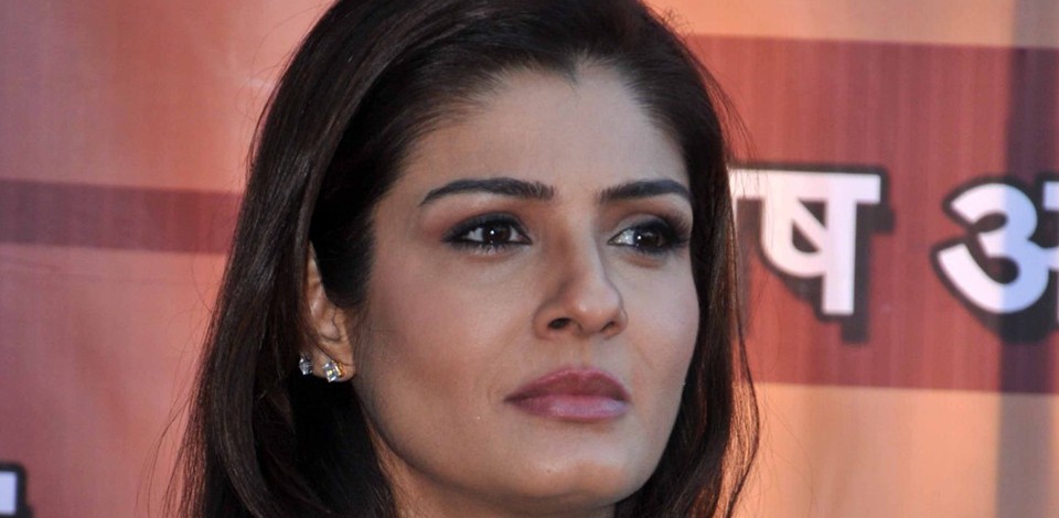 Raveena-Tandon-at-Chai-Pe-Charcha-event-(4)399