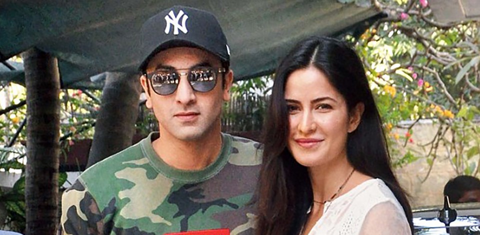 2F9FE82C00000578-3374974-Bollywood_actors_Ranbir_Kapoor_and_Katrina_Kaif_who_have_forever-a-76_1451171236054