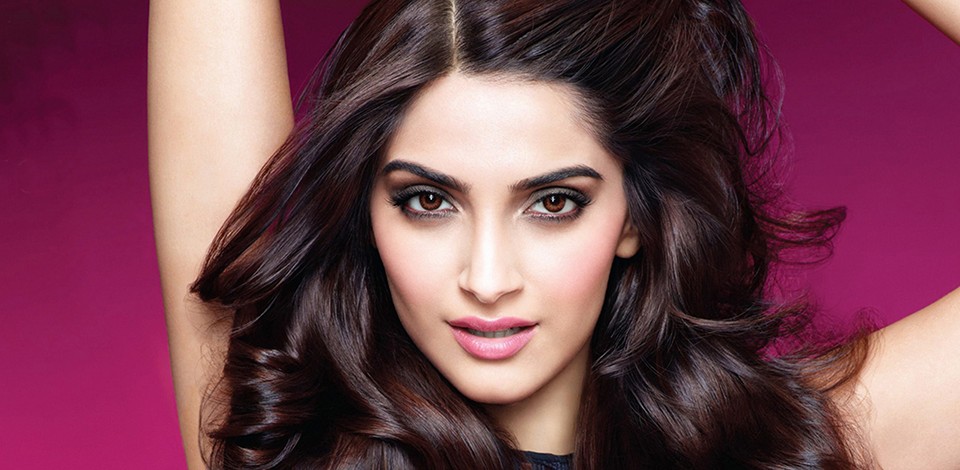 Sonam-Kapoor-Actress-Wallpaper