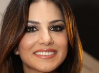 sunny-leone-peta-animal-birth-control-campaign-5