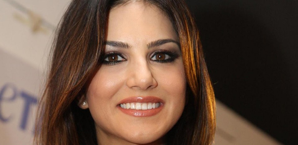 sunny-leone-peta-animal-birth-control-campaign-5