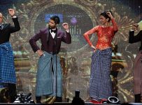 Kevin Spacey, Shahid Kapoor, Deepika Padukone and Farhan Akhtar- Lungi Dance 2014