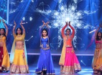 Madhuri Dixit performing with COLORS leading actresses  at COLORS Golden Petal Awards