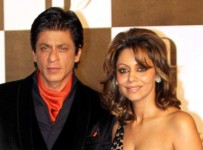 Shah-Rukh-Khan-with-wife-Gauri-Khan