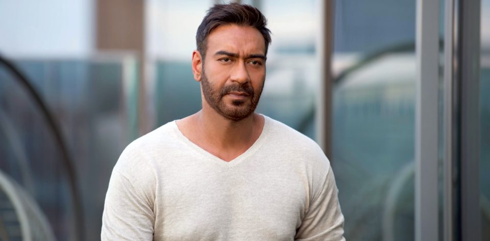 Ajay Devgn and team jet off to Mandvi | AVS TV Network - bollywood and