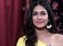 mrunal thakur super 30 interview