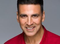 Akshay Kumar Pays Wages