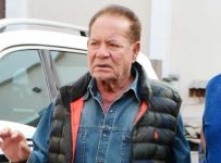 Salim Khan out during lockdown