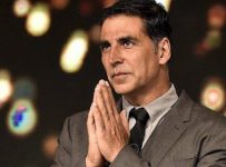 Akshay Donates Wristbands